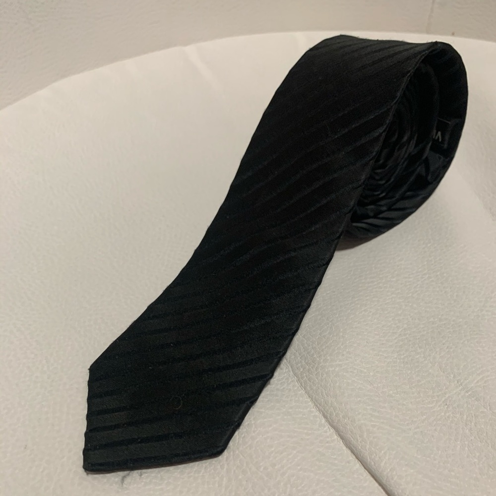Men’s slim neck tie